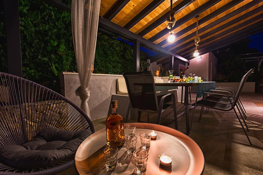 Holiday Home Vuko Севид Екстериор снимка