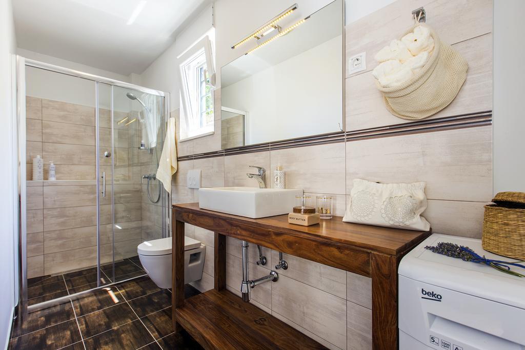 Holiday Home Vuko Севид Екстериор снимка